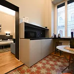 Apartment Me Too Exclusive - Cognetti 37 *